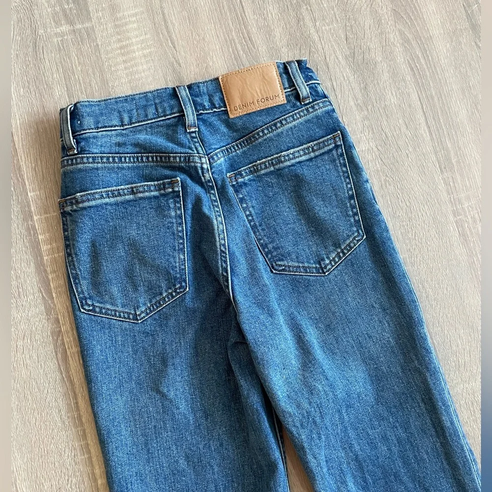 DENIM FORUM The 90s Hi-Rise Stacked Bootcut Jeans. Size 24 - Picture 4 of 11